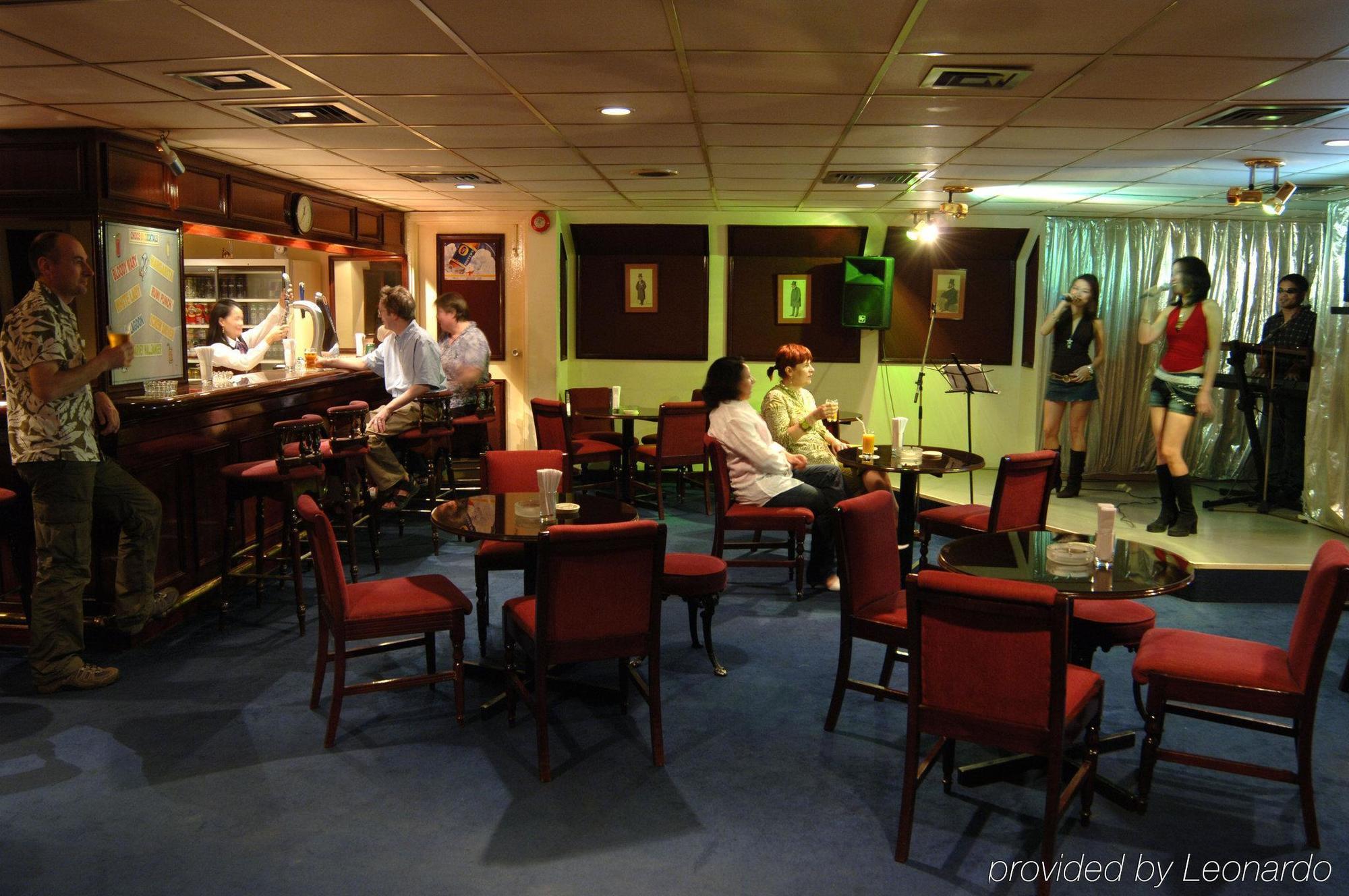 Tulip Inn Downtown Muskat Restaurant bilde