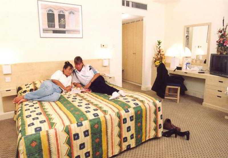 Tulip Inn Downtown Muskat Eksteriør bilde