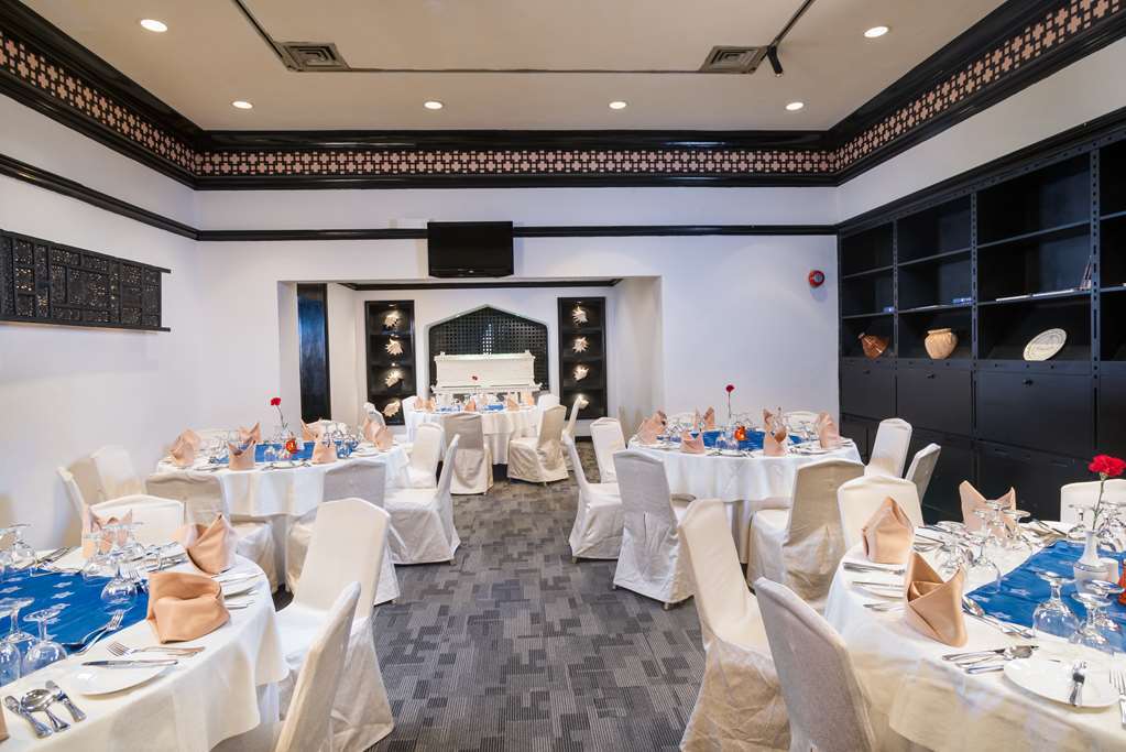 Tulip Inn Downtown Muskat Eksteriør bilde